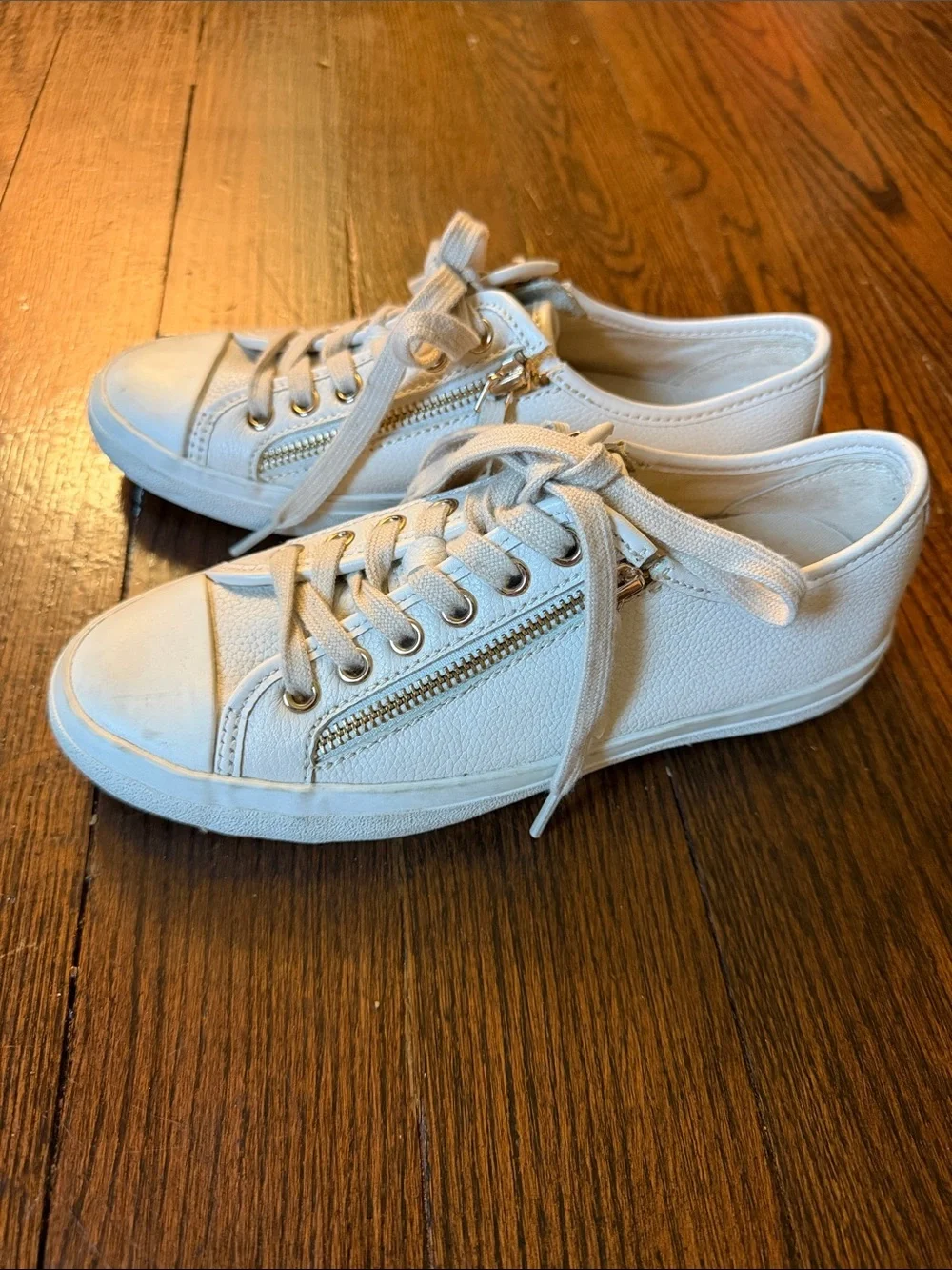 Coach empire zipper sneaker size 6B